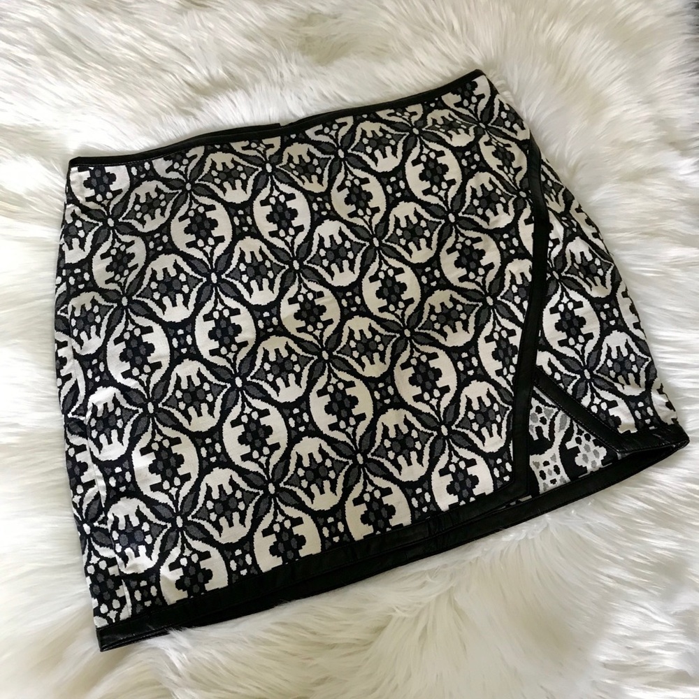 Express Mini Skirt